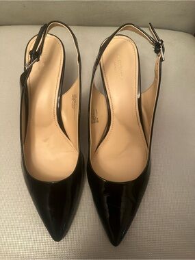 Liz Claiborne Black Patent Pointed-Toe Flex Form Slingback Pumps with 2’ heels